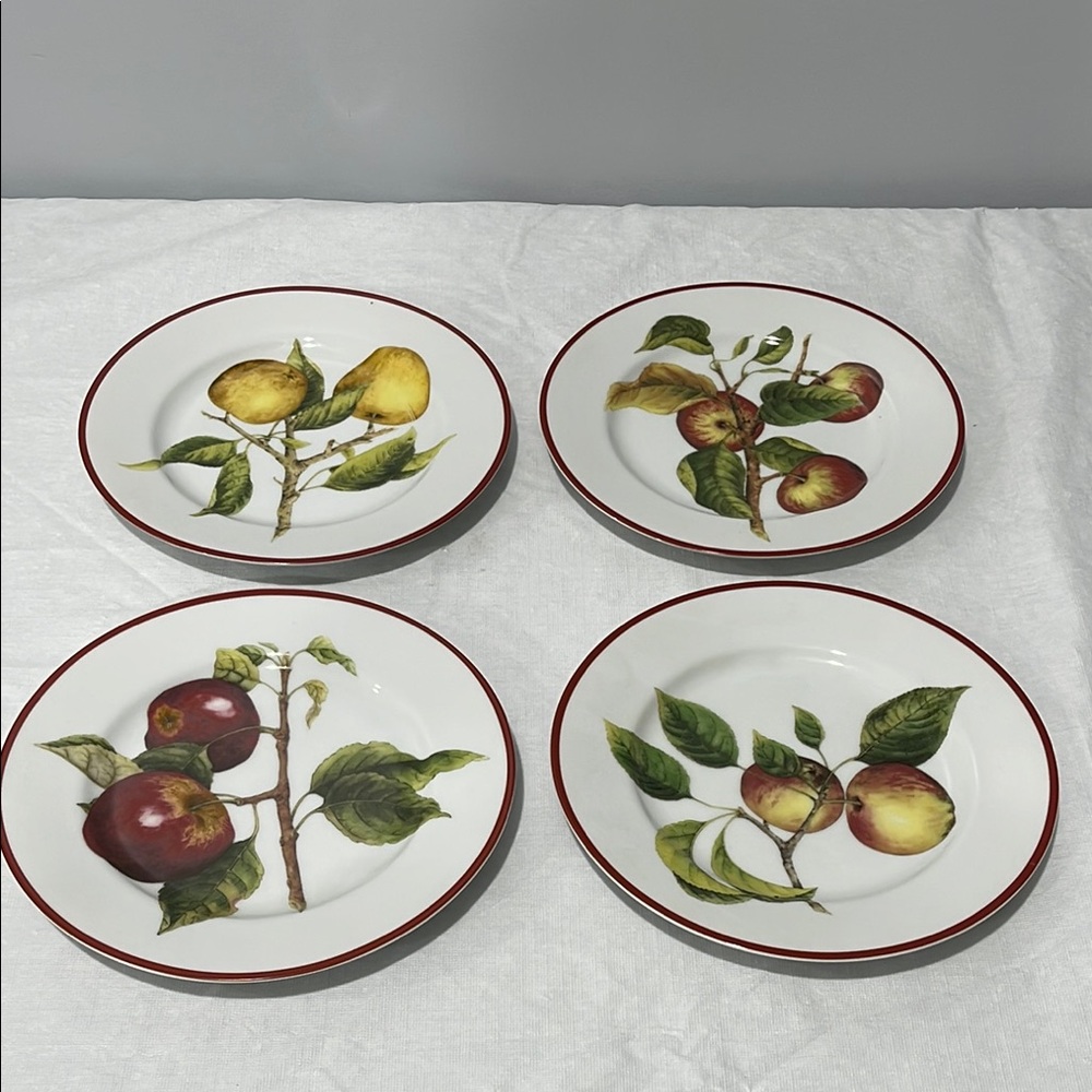 Williams Sonoma Apple Orchard 8.25” Salad Dessert Plates set of 4
